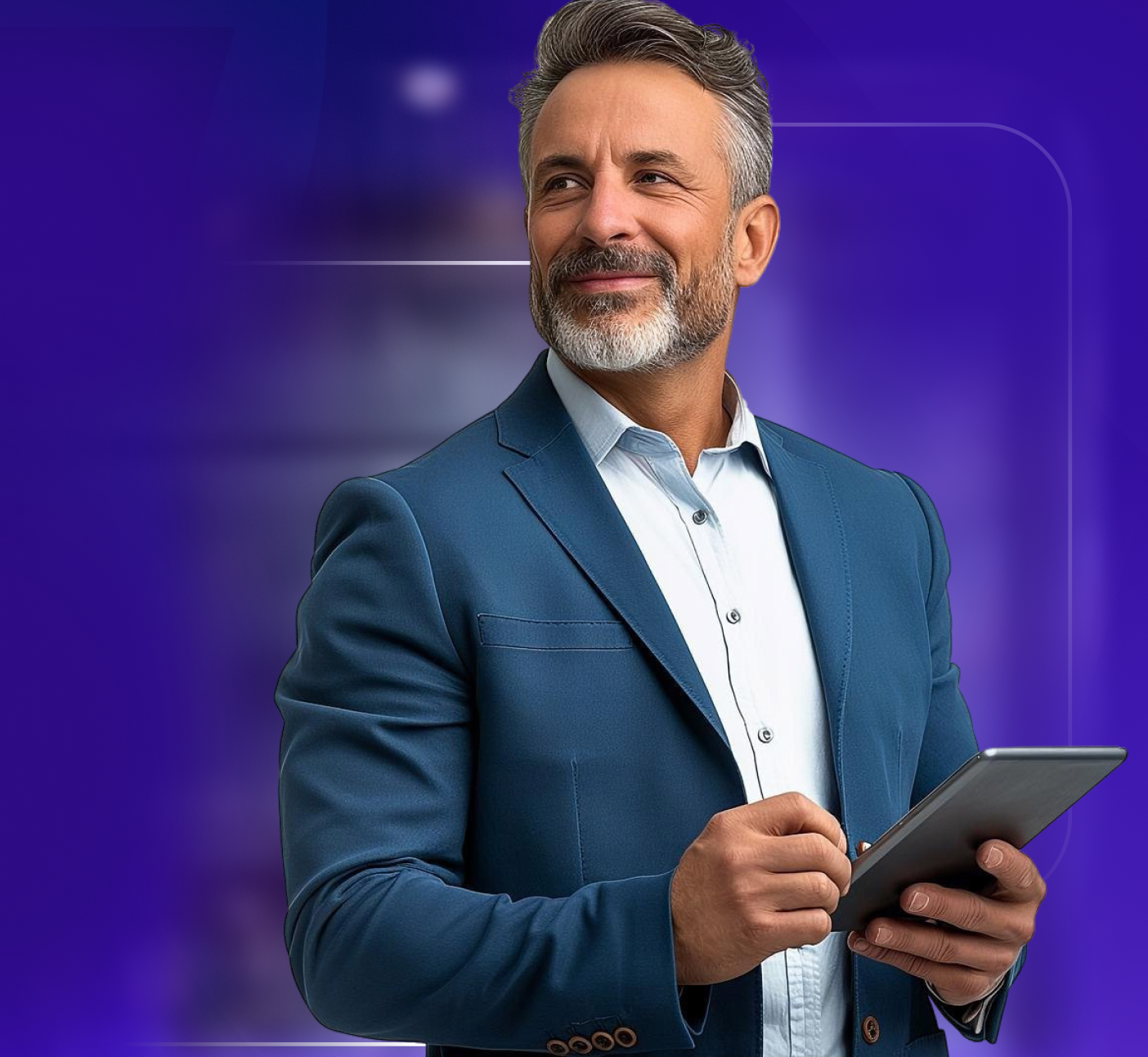 Homem de terno segurando um tablet